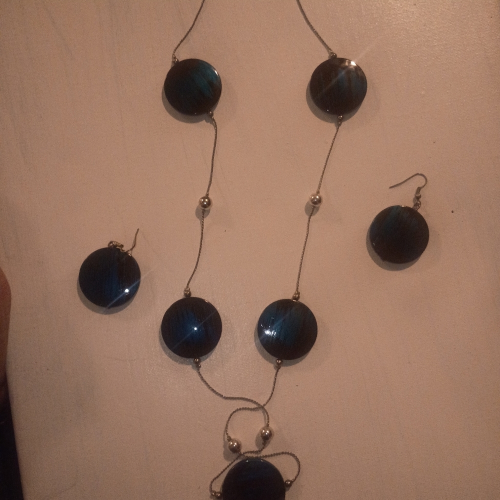 Elegant Blue and Silver Necklace and Earring Set